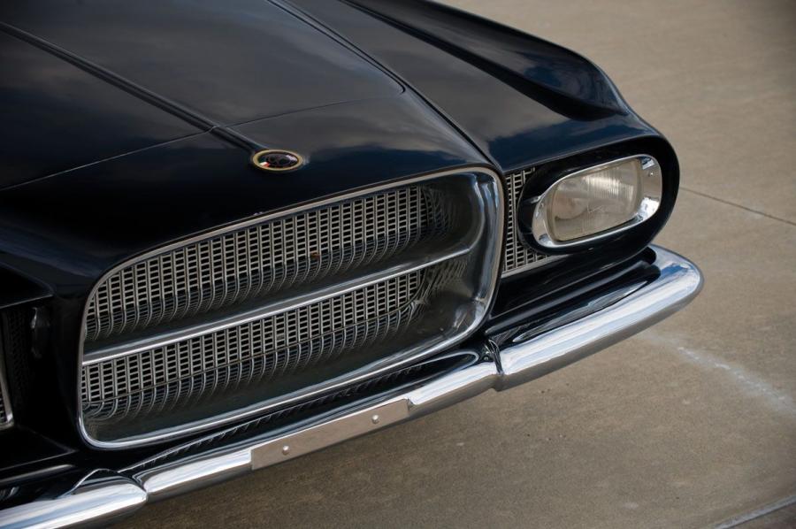 Детали экстерьера Dual-Ghia L6.4 Coupe 1962 года  (фото 21 из 63)
